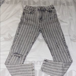 Grey and white striped ankle jeans